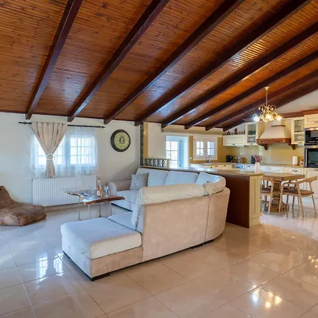 Liberis Loft Case de vacanță