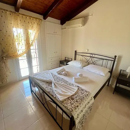 Liberis Loft ארגוסטולי