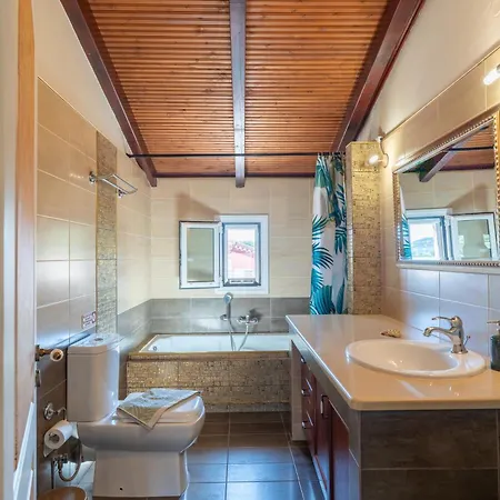 Liberis Loft Дом отдыха Аргостолион