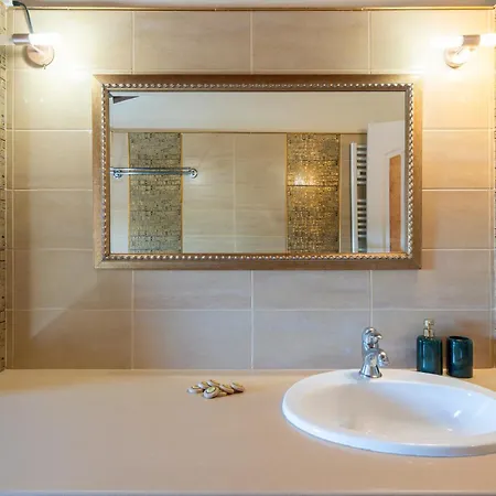 Liberis Loft Аргостолион